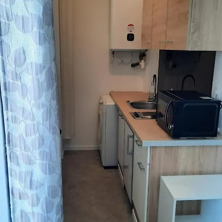 Appartement T2 D'une Chambre Proche Du Port *